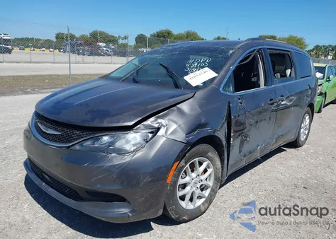2021 Chrysler Voyager Lxi z USA, uszkodzony, nr VIN 2C4RC1DG8MR539103